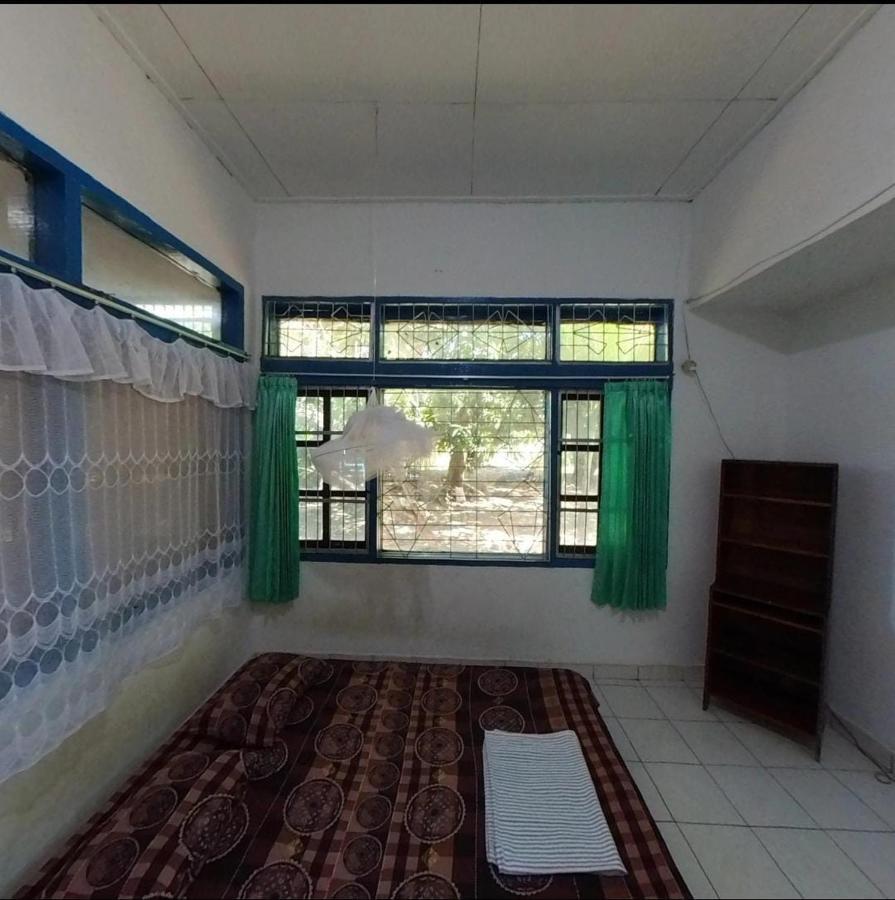 Guest House Dorm Floressa ماوميري المظهر الخارجي الصورة