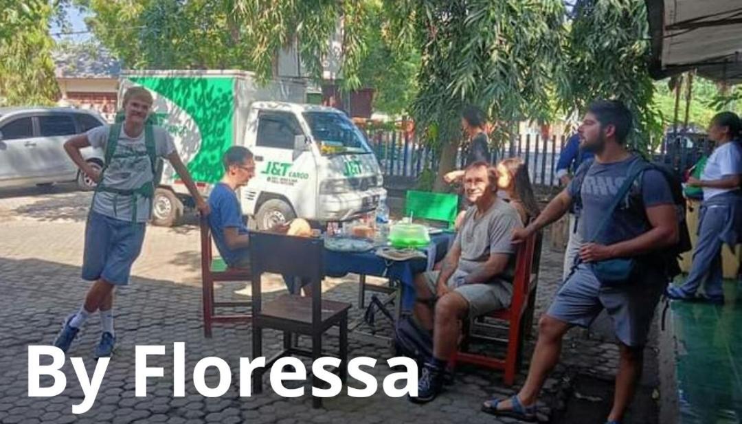 Guest House Dorm Floressa ماوميري المظهر الخارجي الصورة