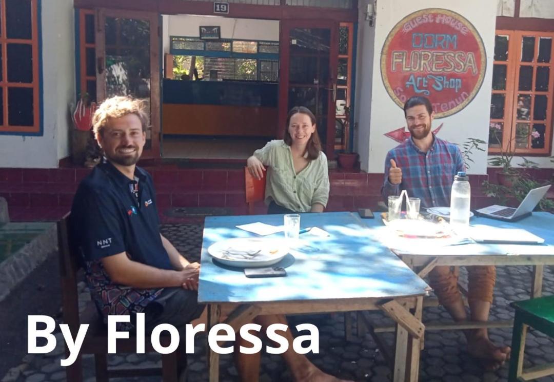 Guest House Dorm Floressa ماوميري المظهر الخارجي الصورة